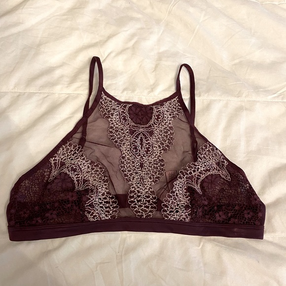 Adorable Victoria’s Secret halter mesh and lace detail bra size M - Picture 1 of 3